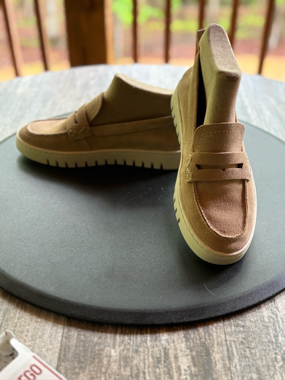 VIONIC WOMENS UPTOWN LIAFER SAND SUEDE SIZE 6